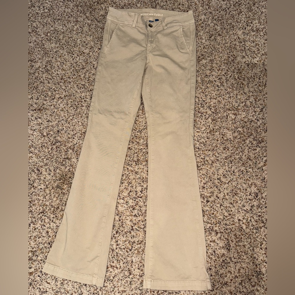 American Eagle Khaki Pants!!
